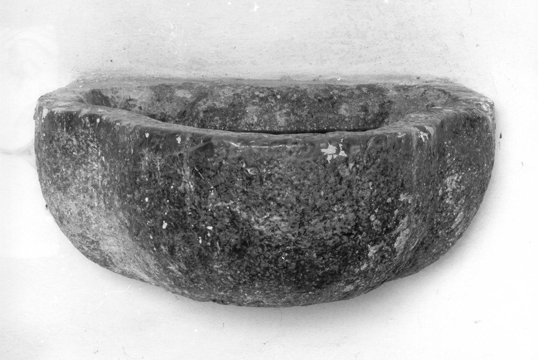 acquasantiera - ambito lombardo (sec. XVIII)