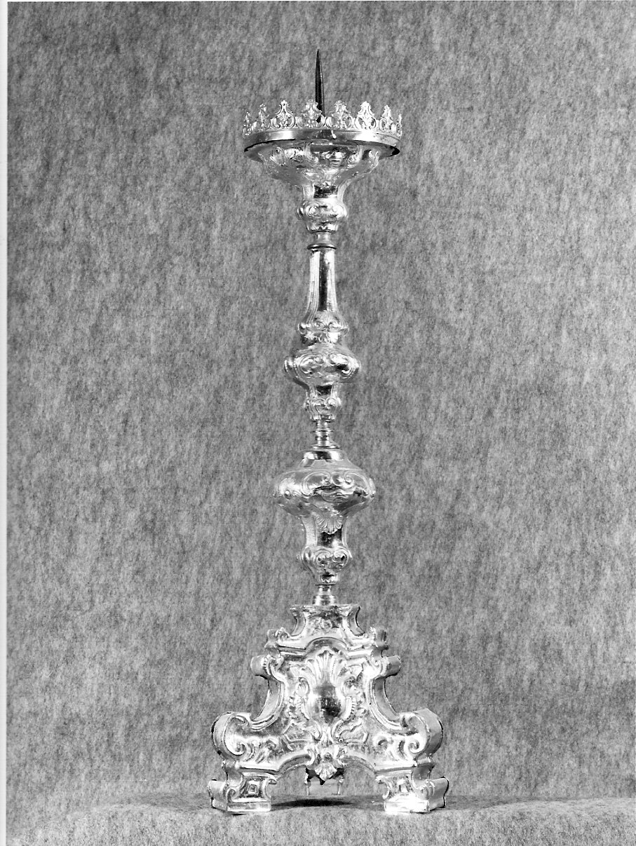 candeliere d'altare, serie - bottega lombarda (sec. XVIII)