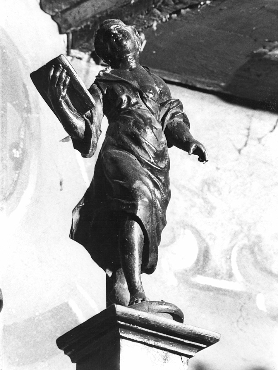 figura allegorica femminile (statua, elemento d'insieme) di De Scarattis Bernardino (attribuito) (sec. XVI)