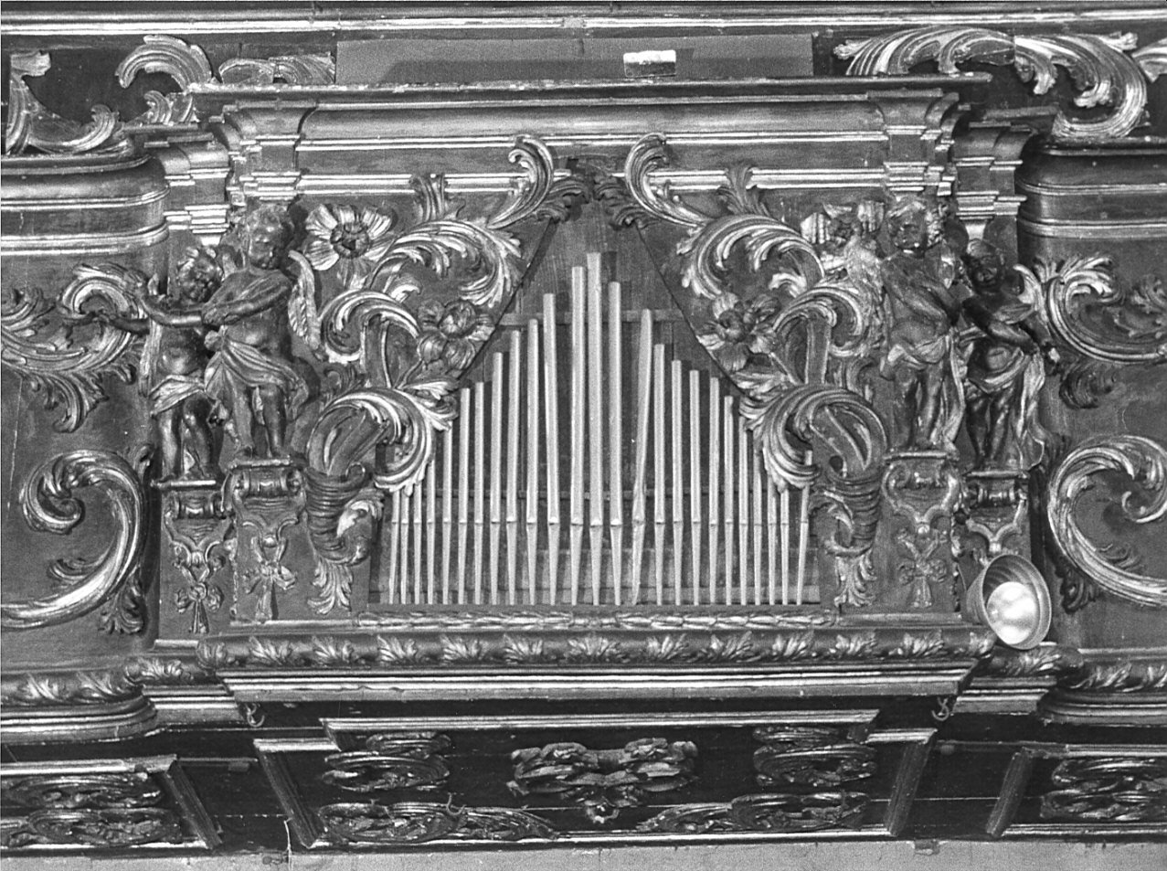 elementi decorativi (decorazione a intaglio, elemento d'insieme) - bottega bergamasca (sec. XVIII)