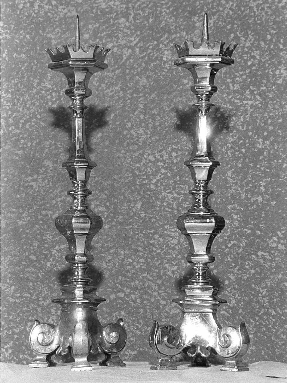 candeliere d'altare, serie - bottega bergamasca (secc. XVII/ XVIII)