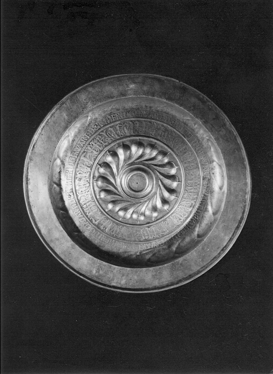 vassoio, opera isolata - bottega bergamasca, bottega tirolese (fine/inizio secc. XVII/ XVIII)