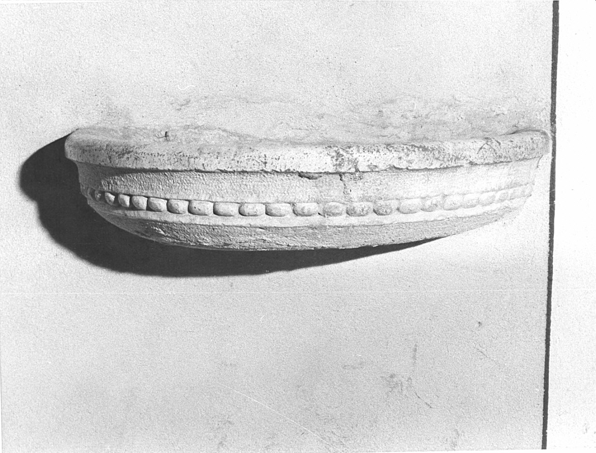 acquasantiera da parete, opera isolata - bottega bergamasca (sec. XVI)