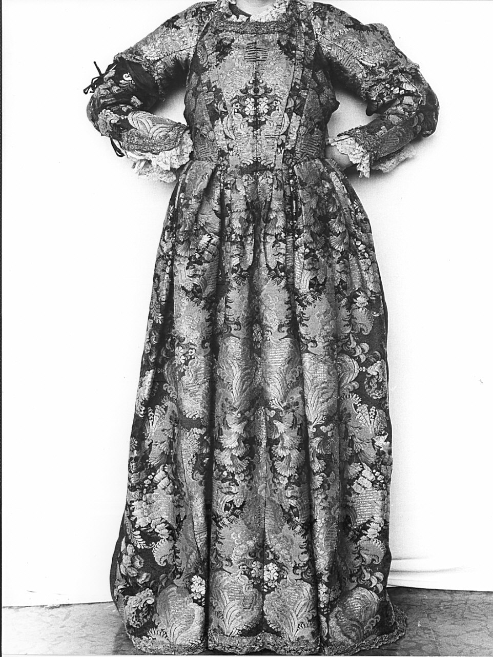 veste da statua, opera isolata - manifattura lombarda (sec. XVIII)