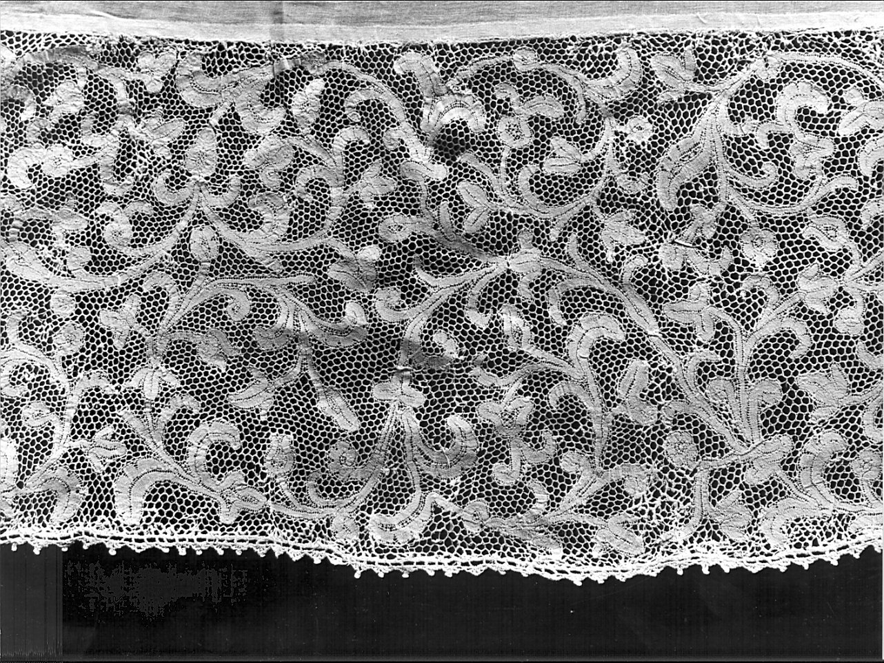 camice ecclesiastico, opera isolata - manifattura milanese (prima metà sec. XVIII)