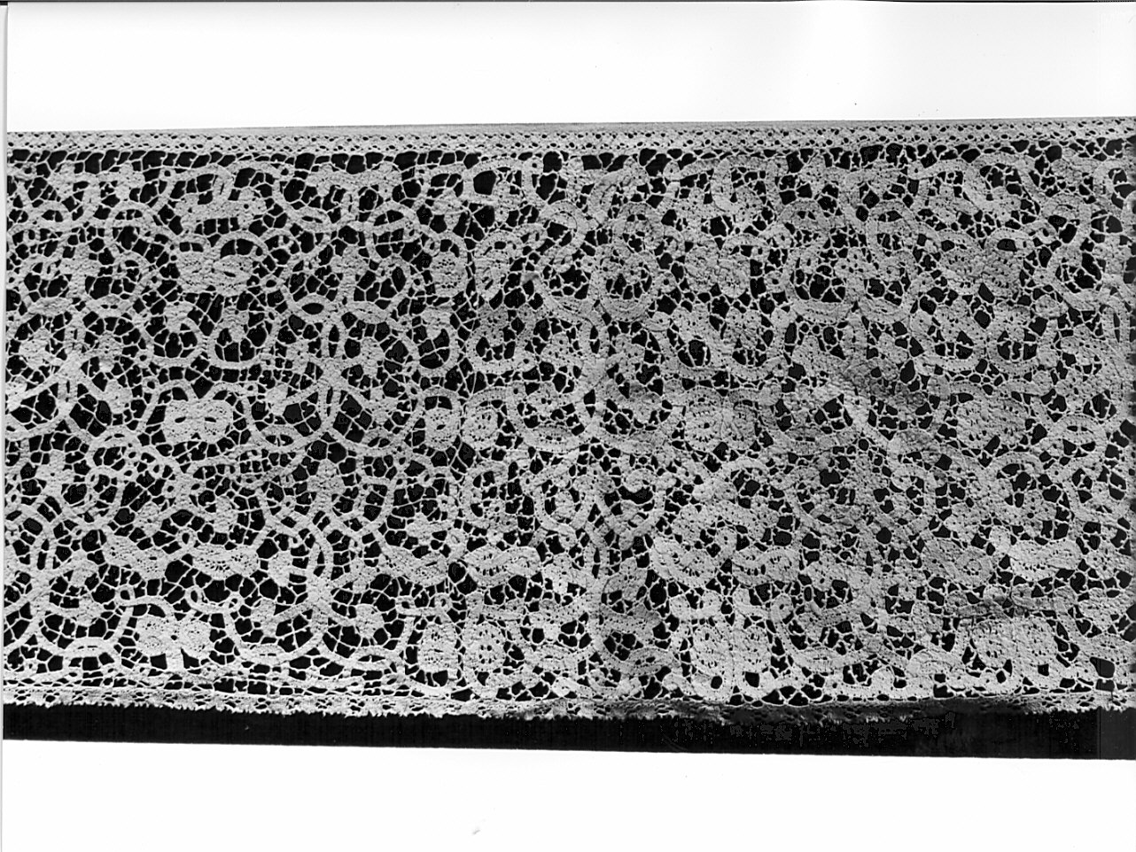 camice ecclesiastico, opera isolata - manifattura Italia settentrionale (inizio sec. XVIII)