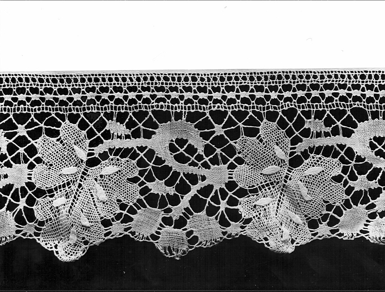 tovaglia d'altare, opera isolata - manifattura Italia settentrionale (secc. XIX/ XX)