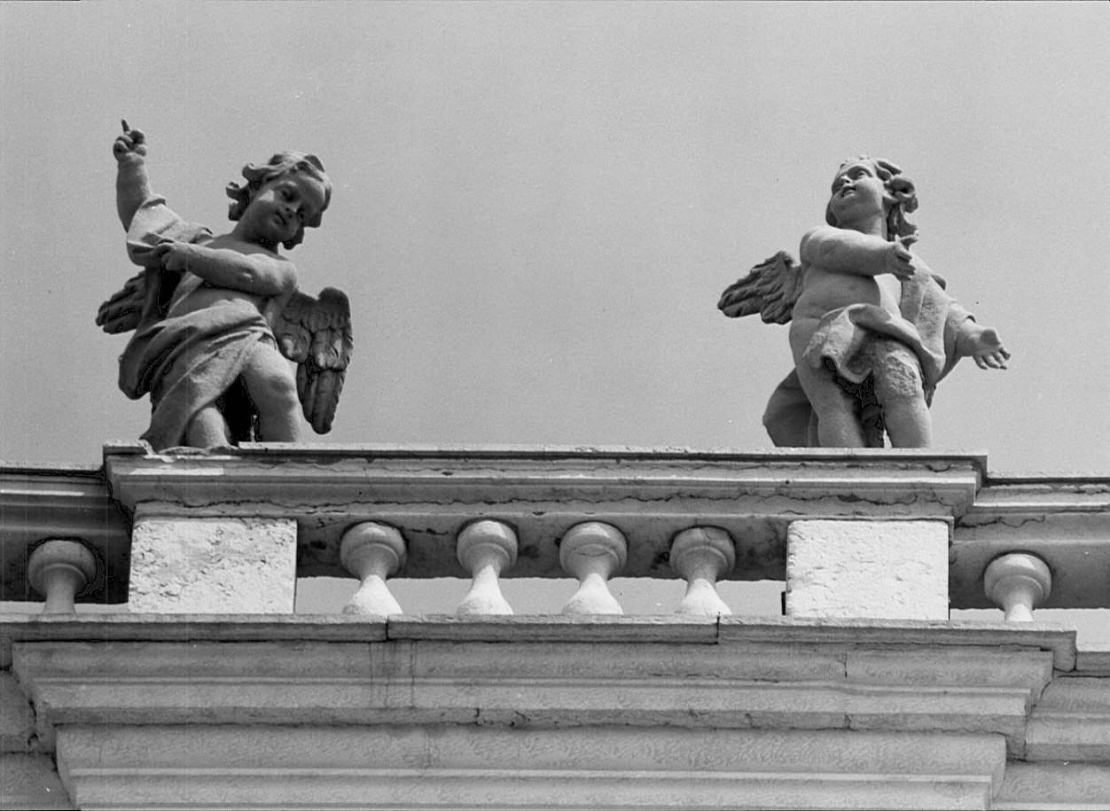 angeli (statua, coppia) di Moneghini Angelo (sec. XVIII)