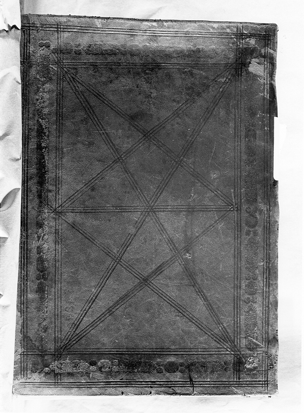 coperta di libro, opera isolata - bottega bergamasca (sec. XVI)