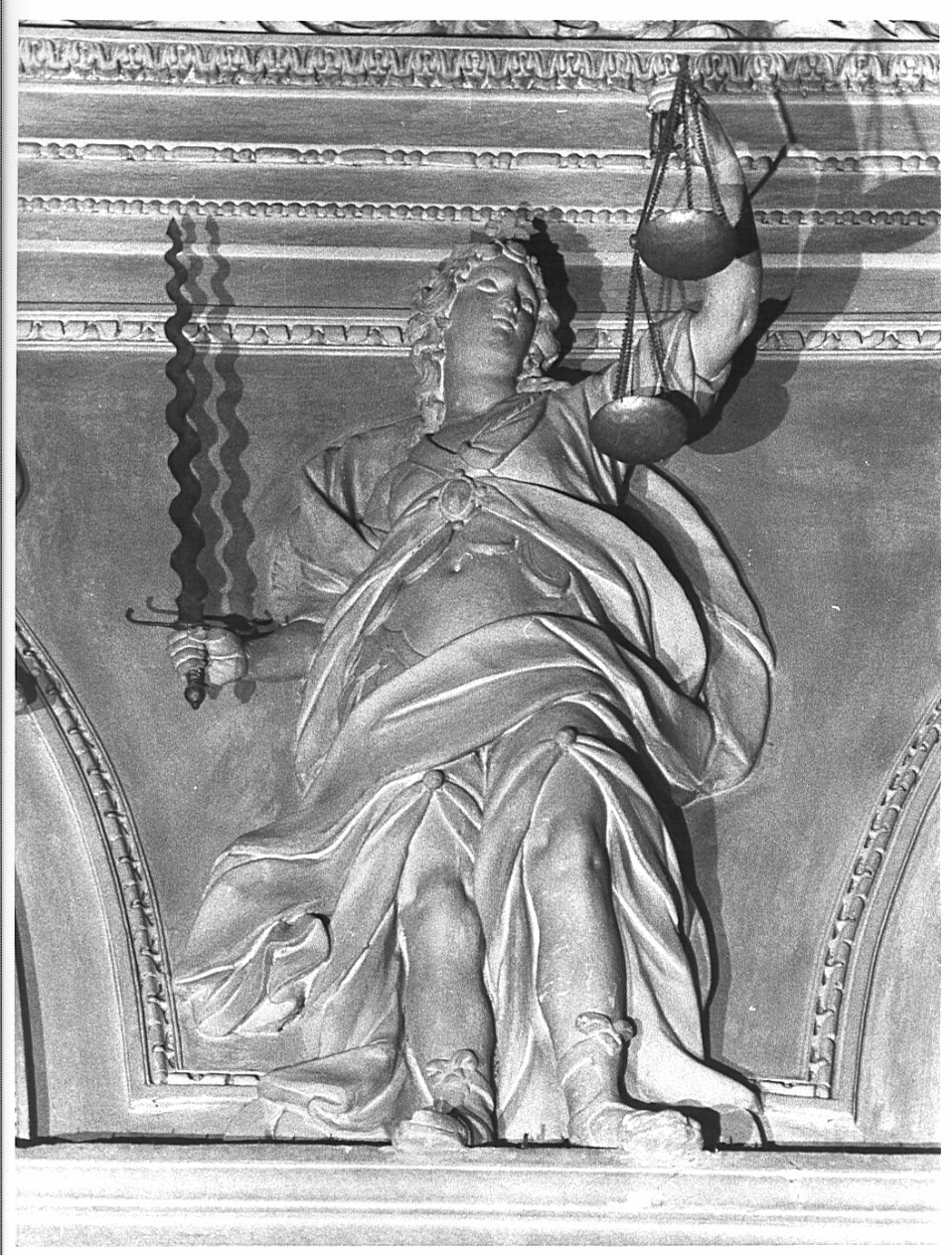 giustizia (rilievo, opera isolata) di Sala Giovanni Angelo (terzo quarto sec. XVII)