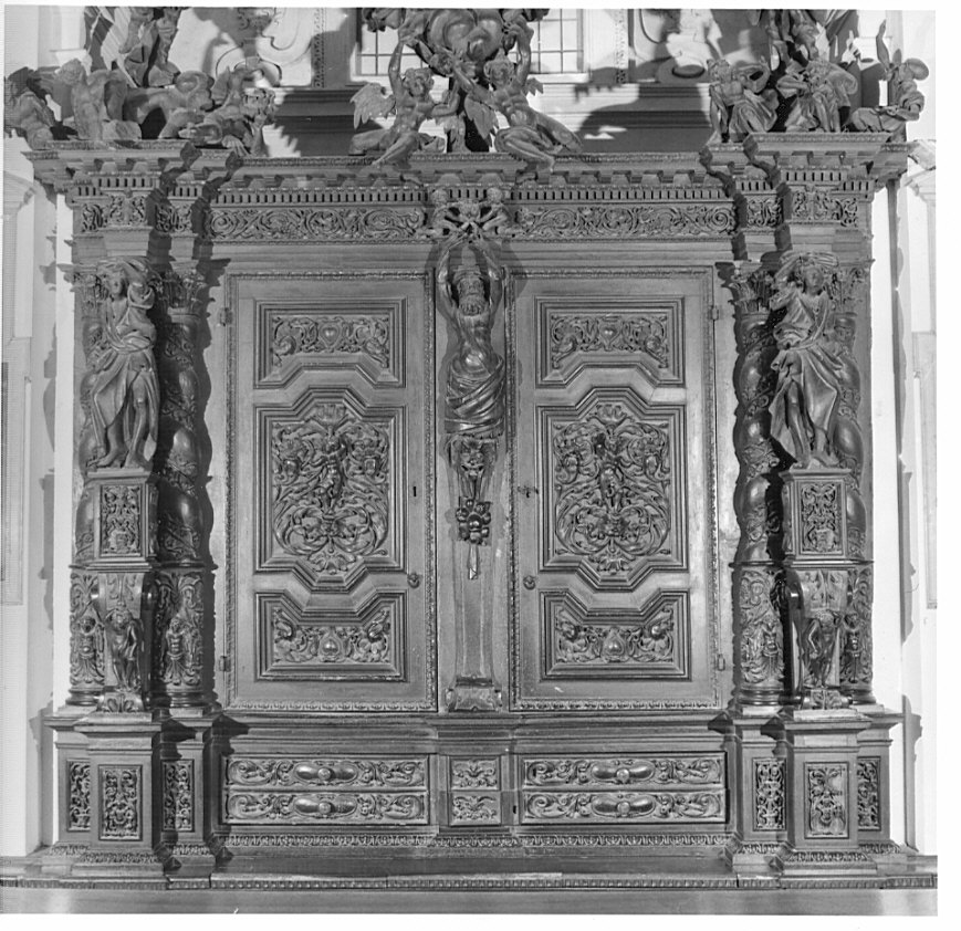 armadio da sacrestia, elemento d'insieme di Fantoni Grazioso il Vecchio (bottega) (sec. XVII)