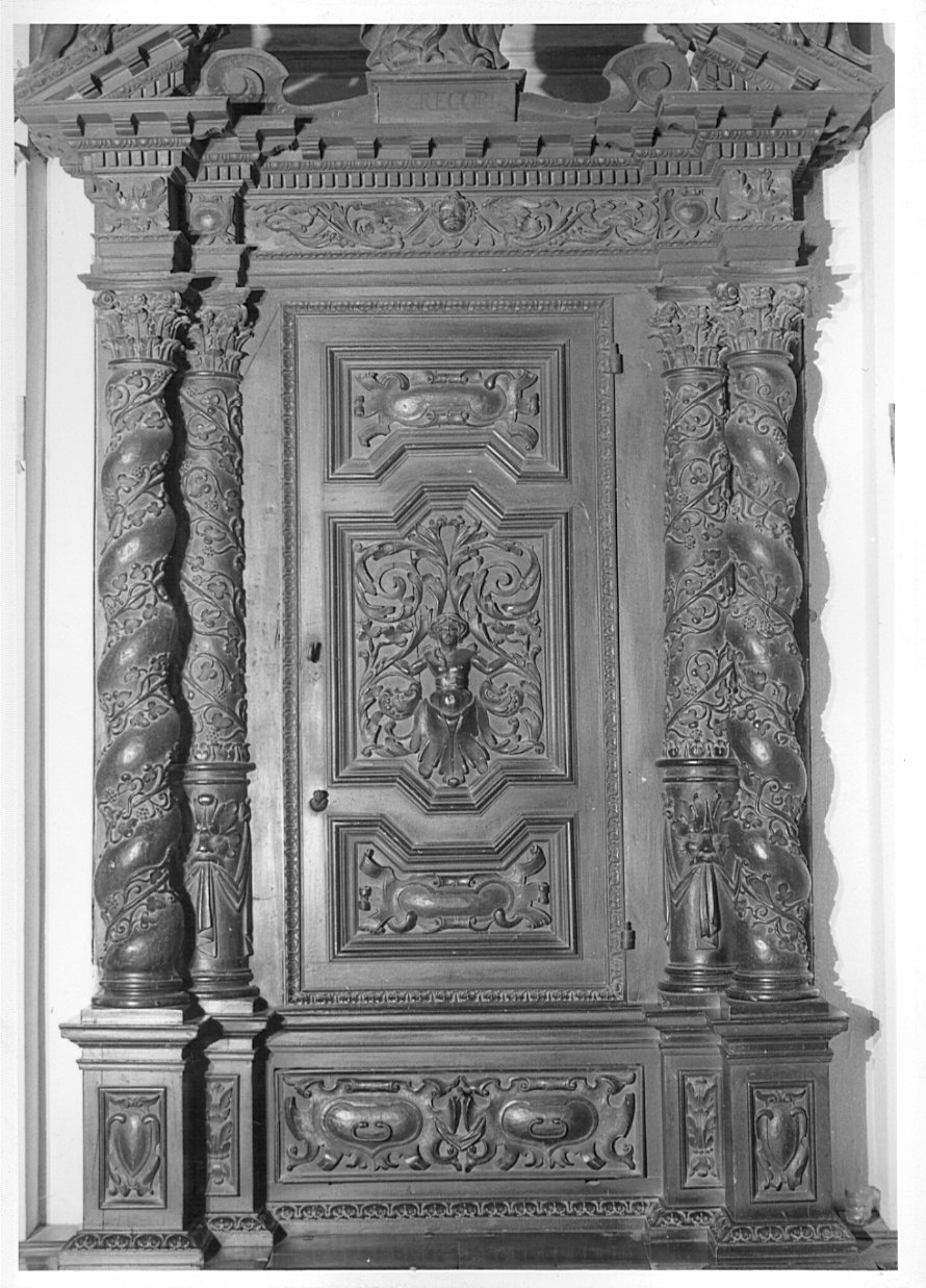 armadio da sacrestia, elemento d'insieme di Fantoni Grazioso il Vecchio (bottega) (sec. XVII)