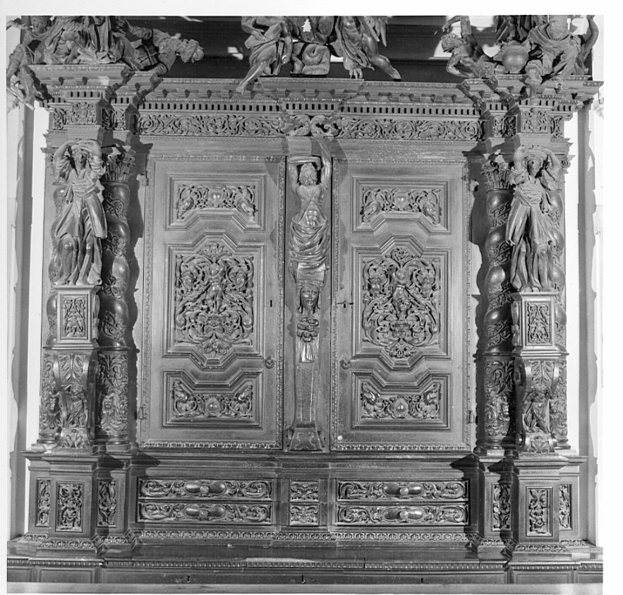 armadio da sacrestia, elemento d'insieme di Fantoni Grazioso il Vecchio (bottega) (sec. XVII)