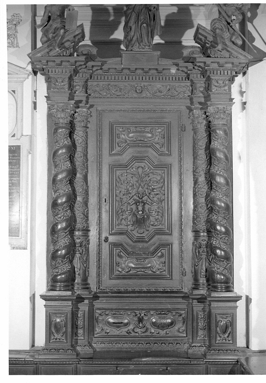 armadio da sacrestia, elemento d'insieme di Fantoni Grazioso il Vecchio (bottega) (sec. XVII)