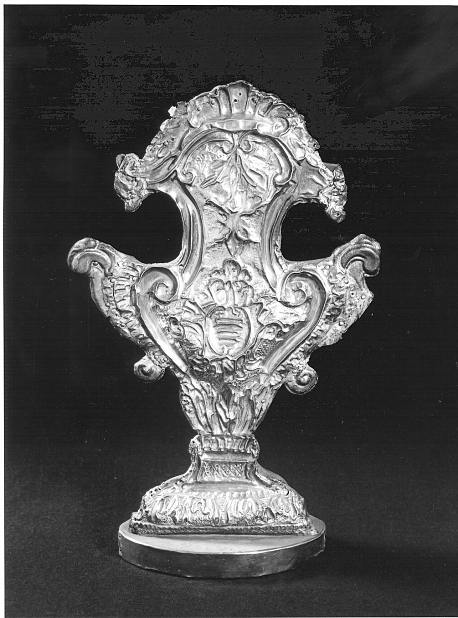 vaso d'altare con composizione floreale, serie - bottega lombarda (fine sec. XVIII)