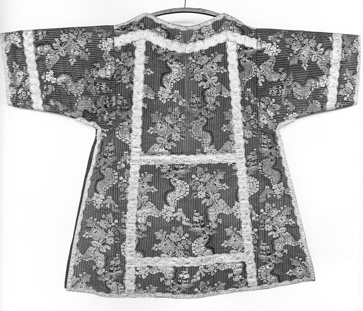 paramento liturgico, insieme - manifattura veneziana (terzo quarto, inizio sec. XVIII, sec. XX)