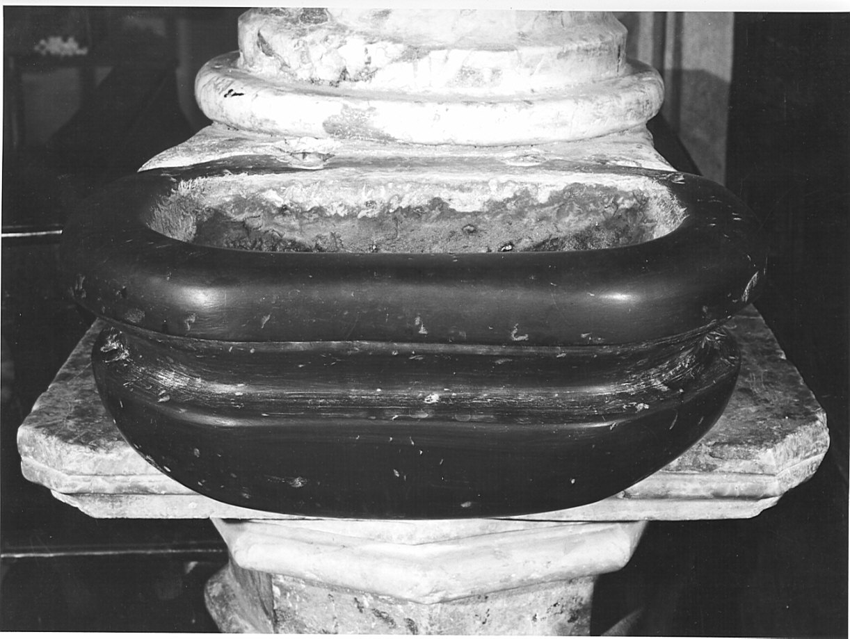 acquasantiera - a fusto, coppia - bottega lombarda (sec. XVIII)