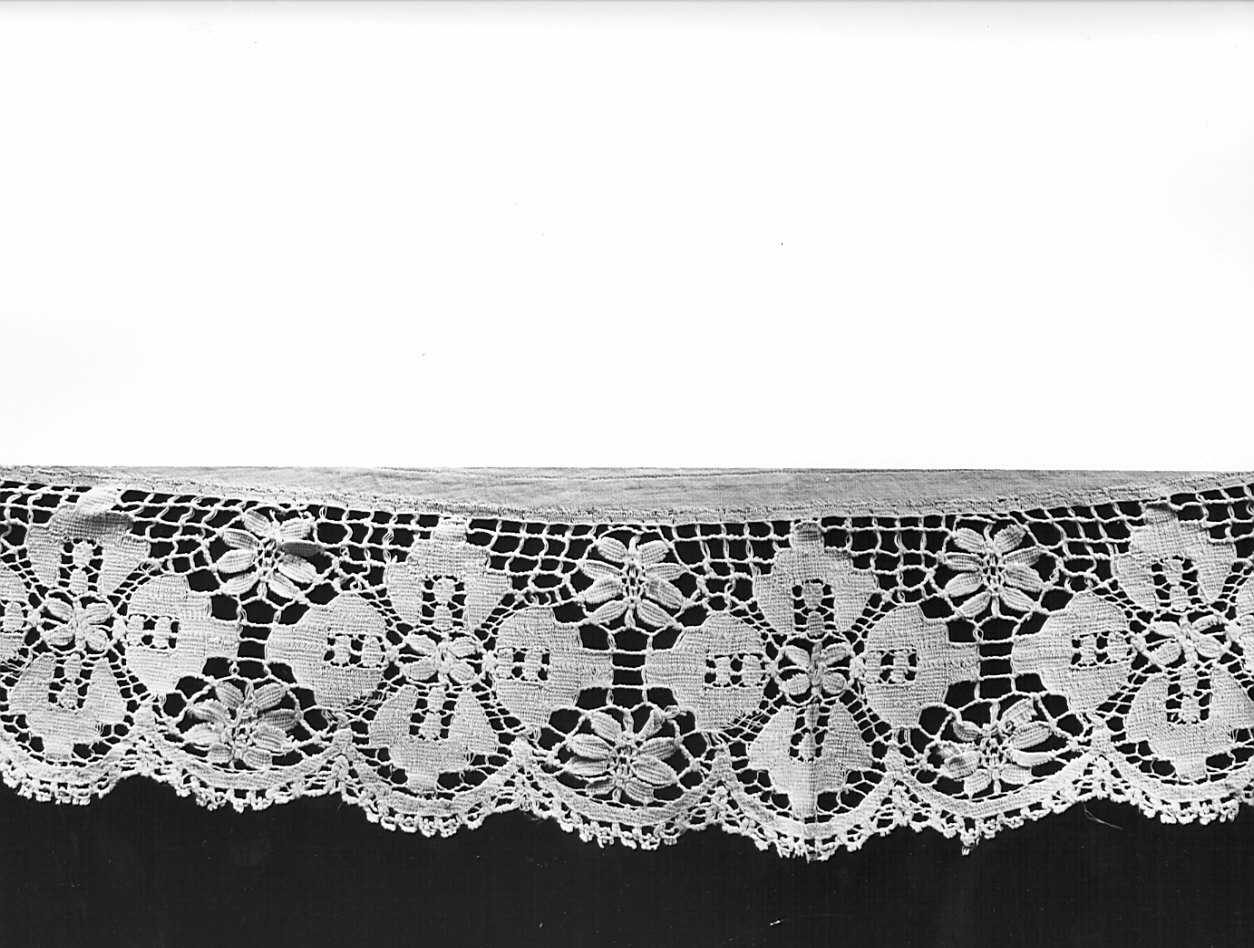 merletto, opera isolata - manifattura italiana (sec. XX)