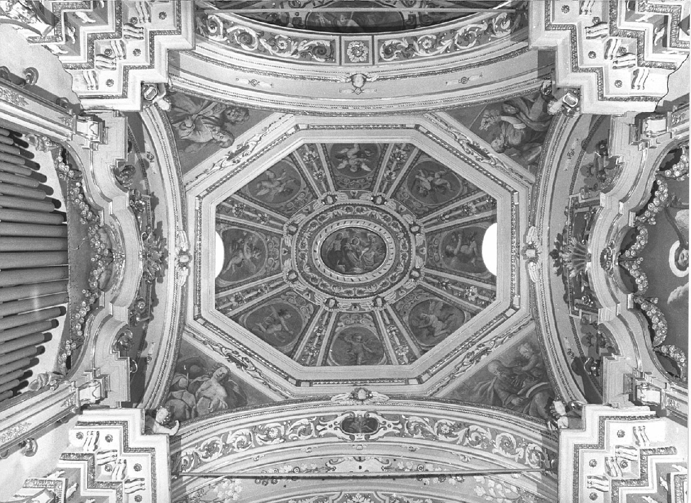 incoronazione di Maria Vergine/ angeli con i simboli della passione/ evangelisti (dipinto, ciclo) di Ceresa Carlo (attribuito), Calandra Giovanni Battista (attribuito) (prima metà sec. XVII)