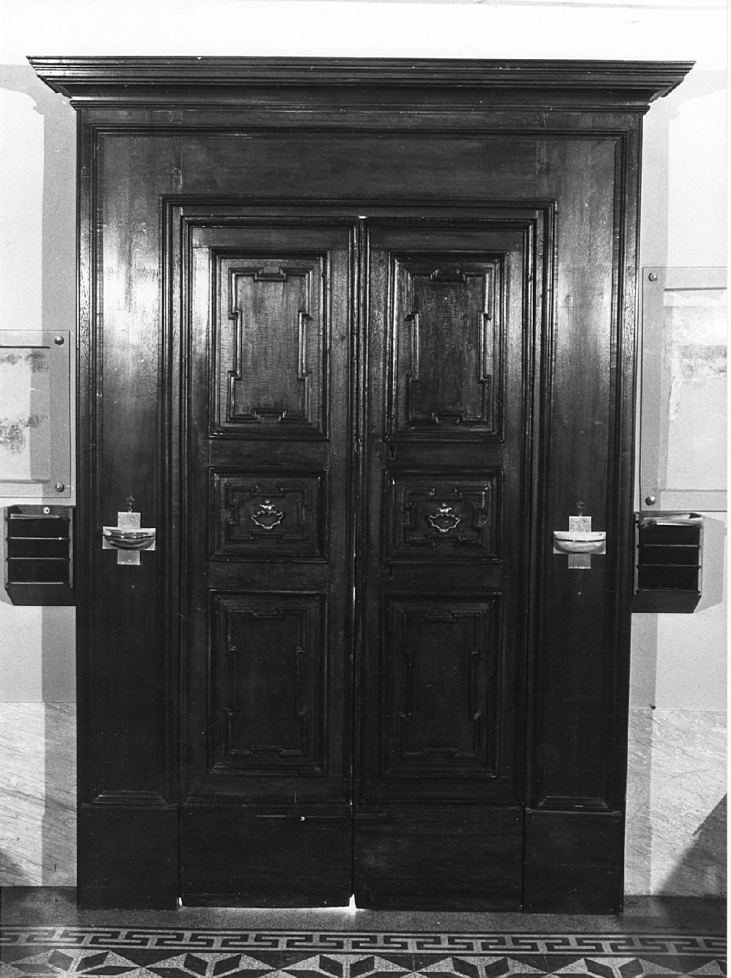 porta - a due battenti, opera isolata - bottega lombarda (fine/inizio secc. XVI/ XVII)