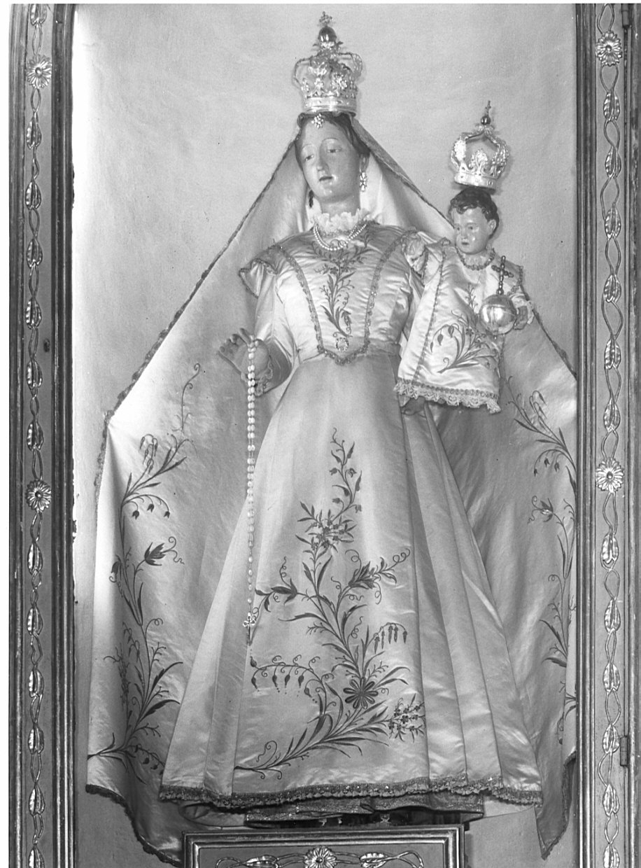 Madonna con Bambino (statua, opera isolata) - bottega lombarda (sec. XVIII)