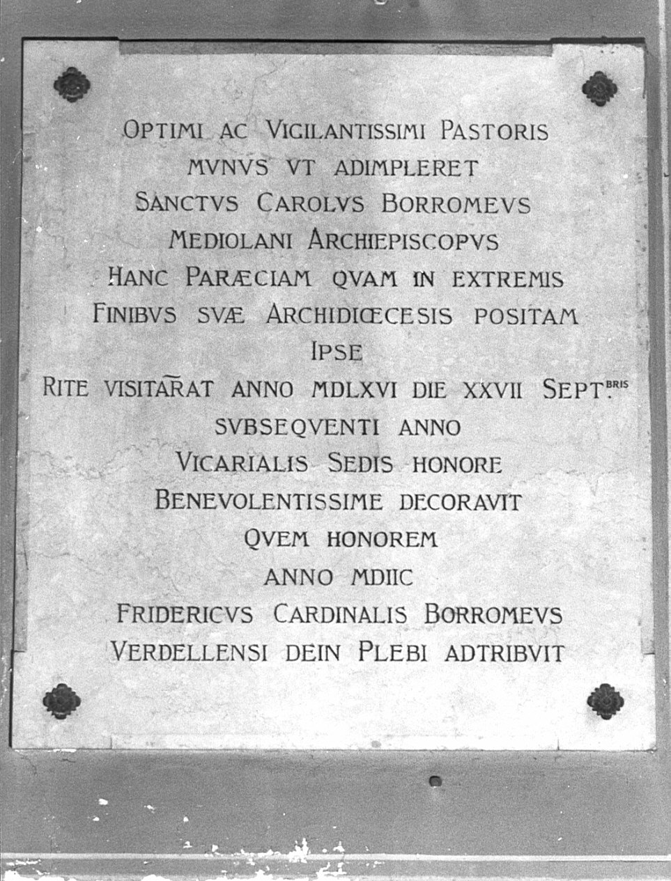 lapide commemorativa, opera isolata - bottega lombarda (fine/inizio secc. XVIII/ XIX)