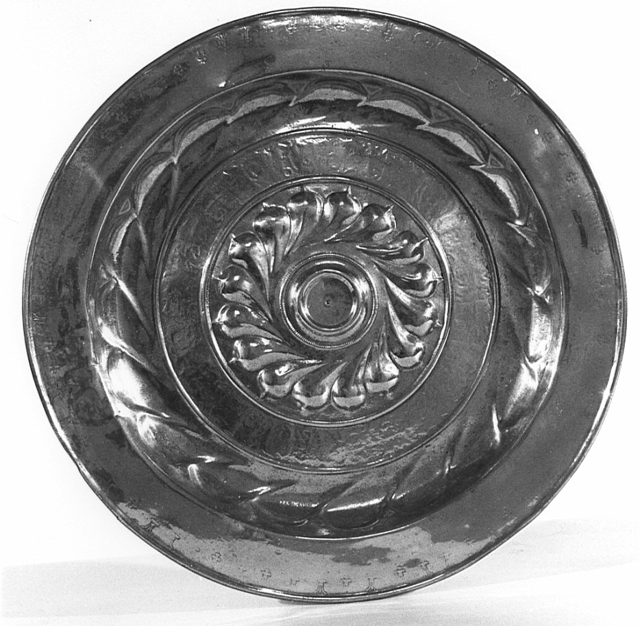 piatto per elemosine, opera isolata - bottega tedesca (fine/inizio secc. XVIII/ XIX)