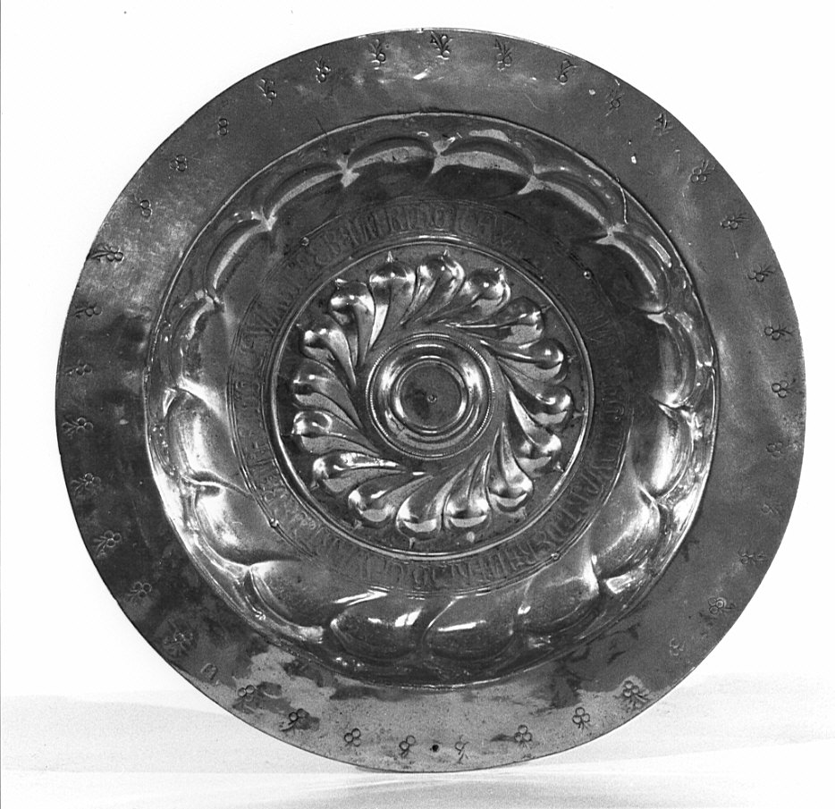 piatto per elemosine, opera isolata - bottega tedesca (fine/inizio secc. XVIII/ XIX)