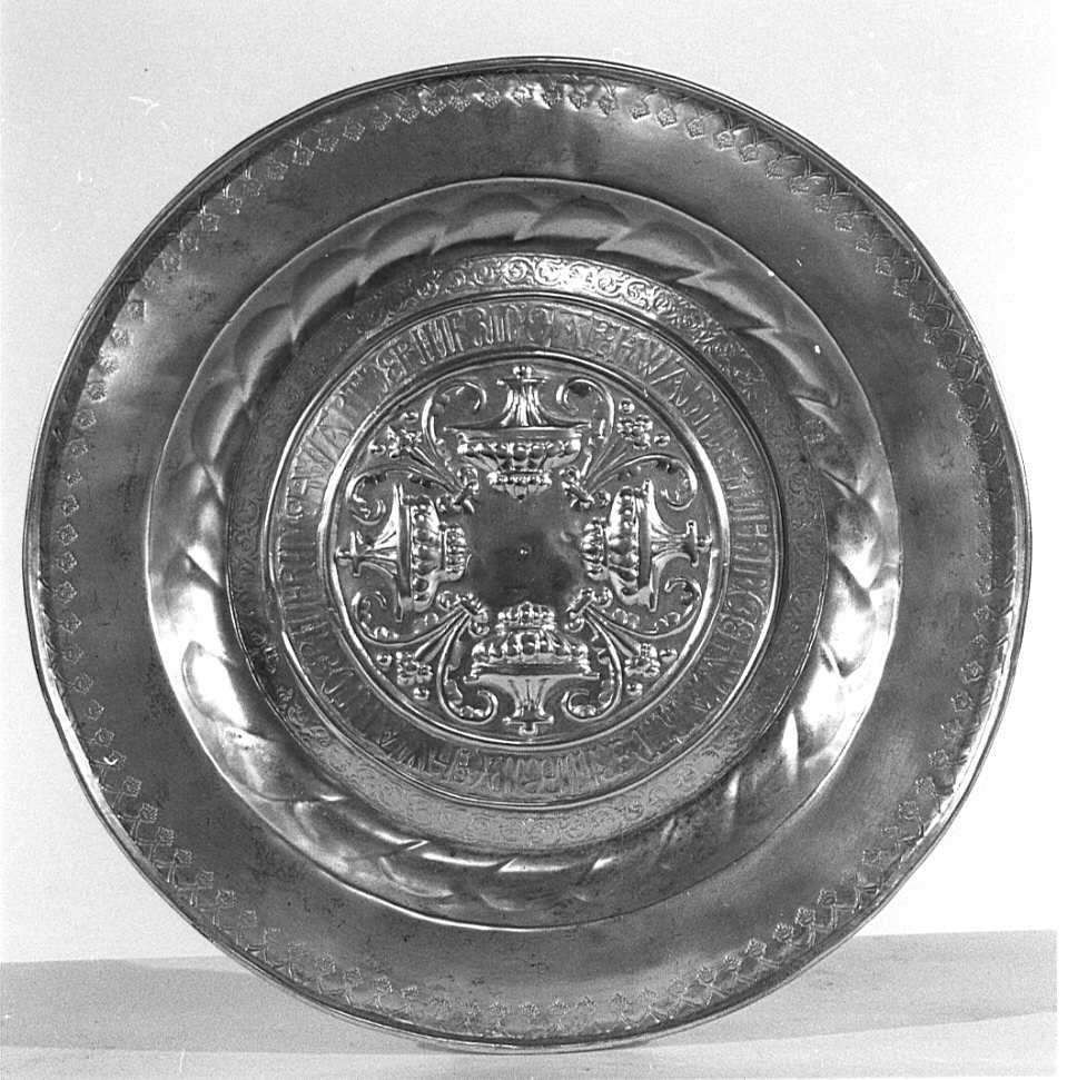 piatto per elemosine, opera isolata - bottega tedesca (fine/inizio secc. XVIII/ XIX)