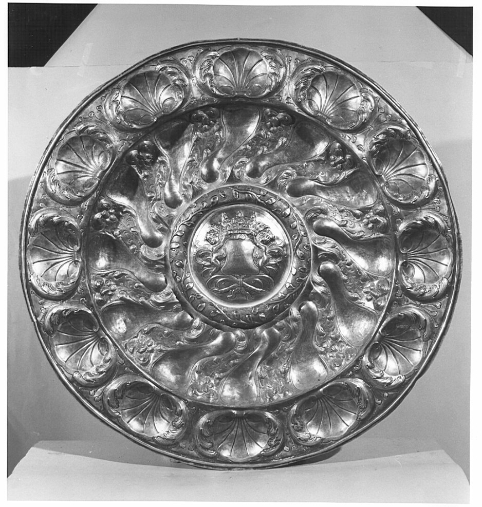 piatto da parata, opera isolata - bottega veneta (secc. XVII/ XVIII)