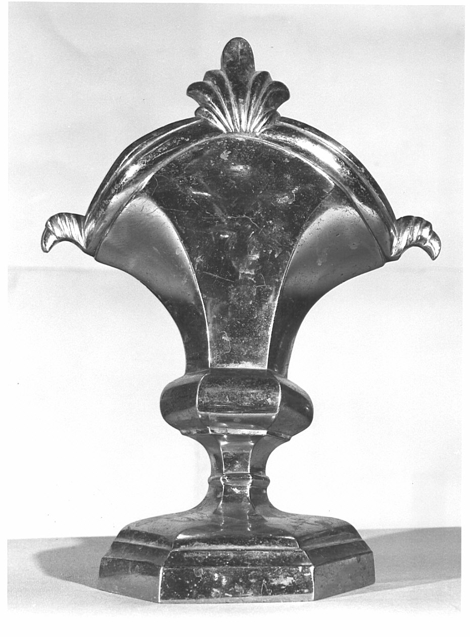 vaso d'altare con composizione floreale, serie - bottega lombarda (sec. XVIII)