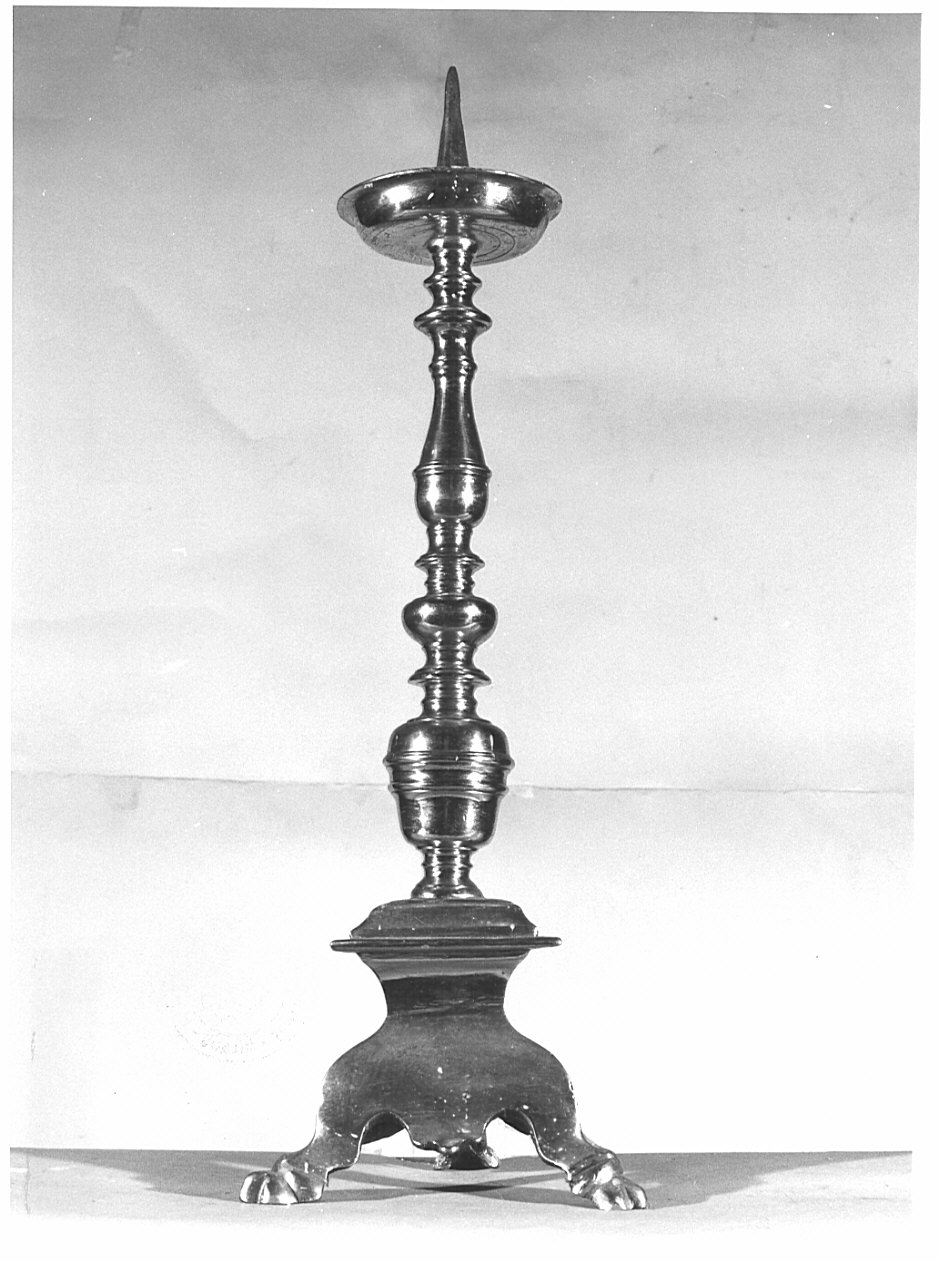 candeliere d'altare, coppia - bottega lombarda (sec. XVII)