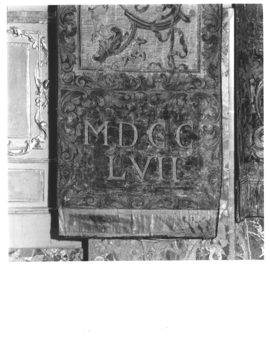 Simboli e prefigurazioni di Maria Vergine (parato da chiesa, complesso decorativo) di Brioschi Melchiorre (bottega) (sec. XVIII)