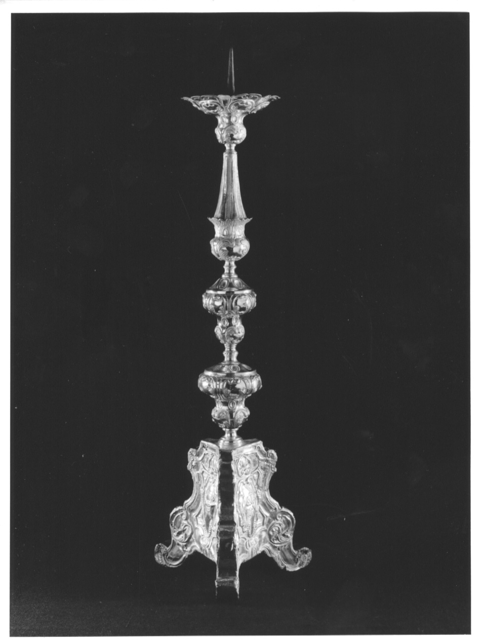 candeliere d'altare, serie - bottega lombarda (sec. XVIII)