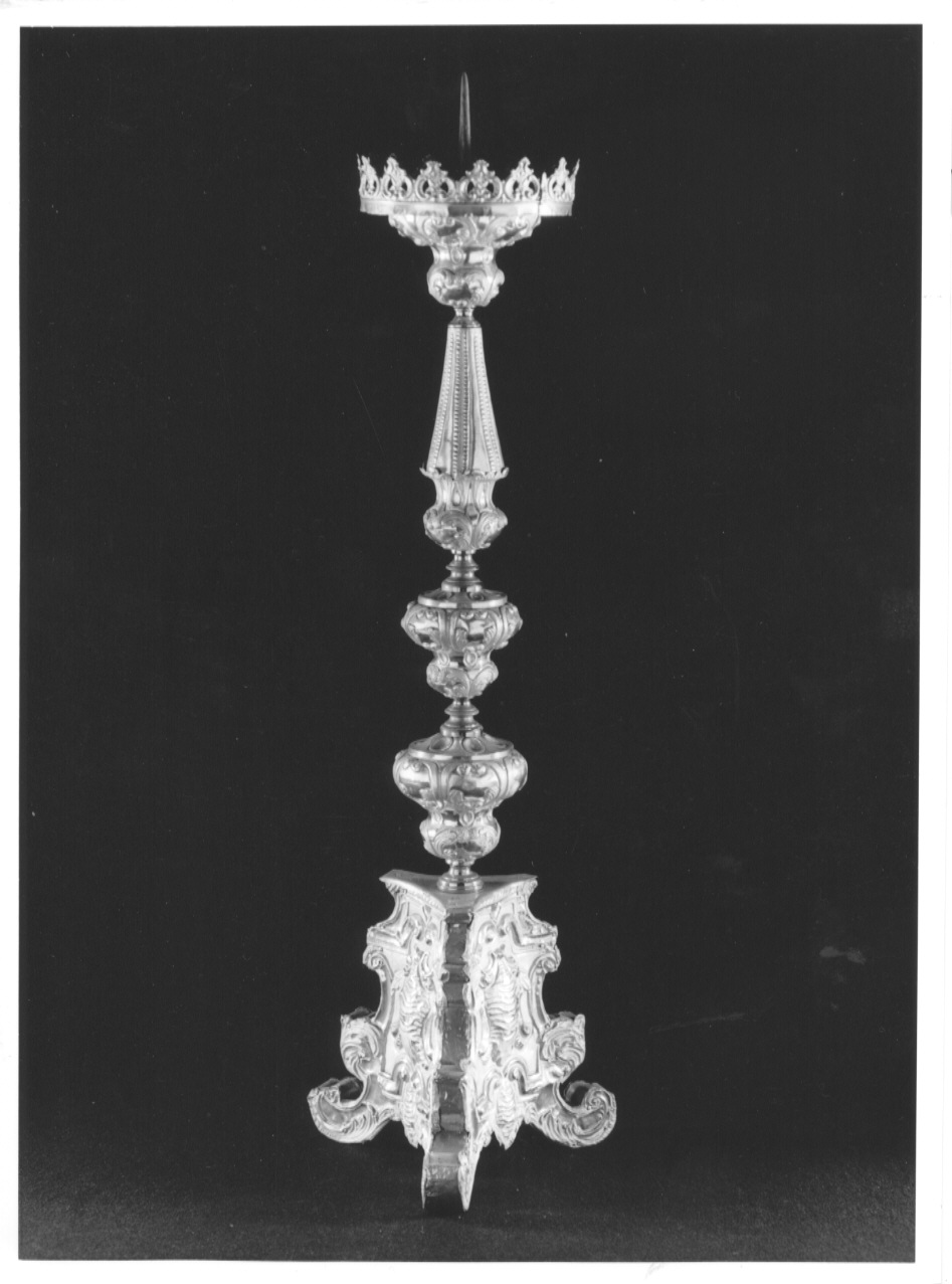 candeliere d'altare, serie - bottega lombarda (sec. XVIII)
