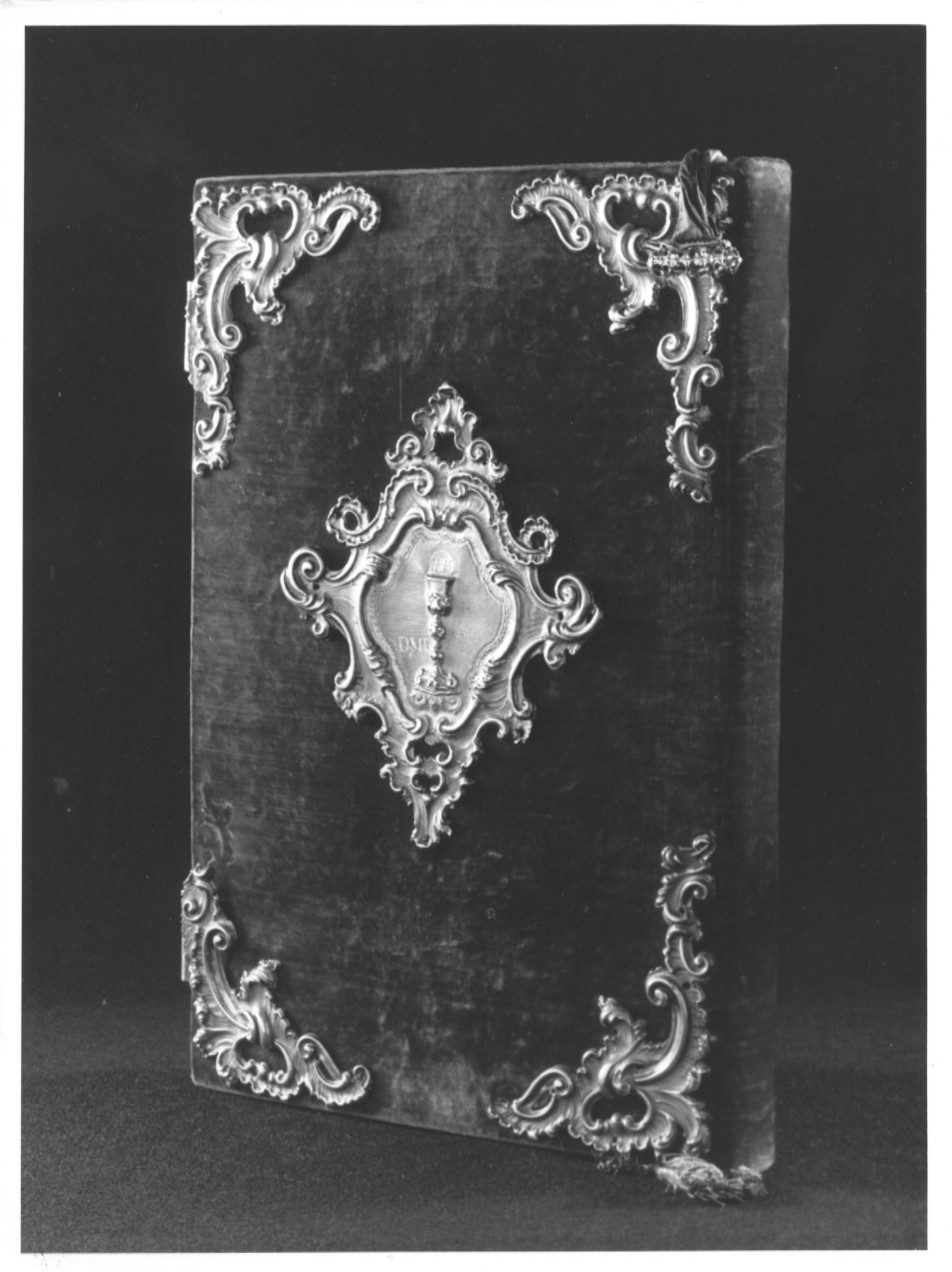 Maria Vergine a figura eretta senza Gesù Bambino/ calice (coperta di libro liturgico, opera isolata) - bottega lombardo-veneta (seconda metà sec. XVIII)