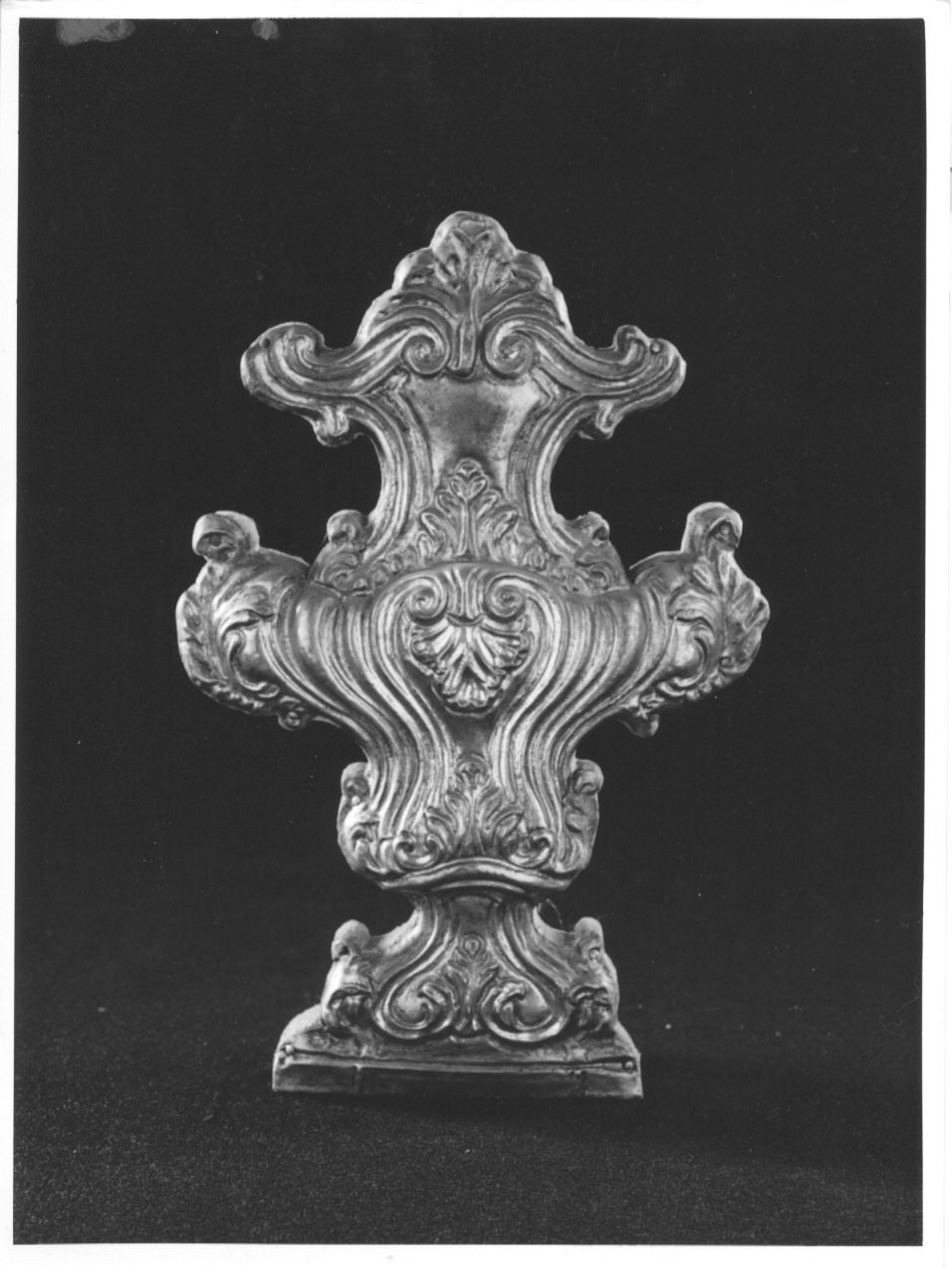 vaso d'altare per composizione floreale, frammento - bottega lombarda (sec. XVIII)