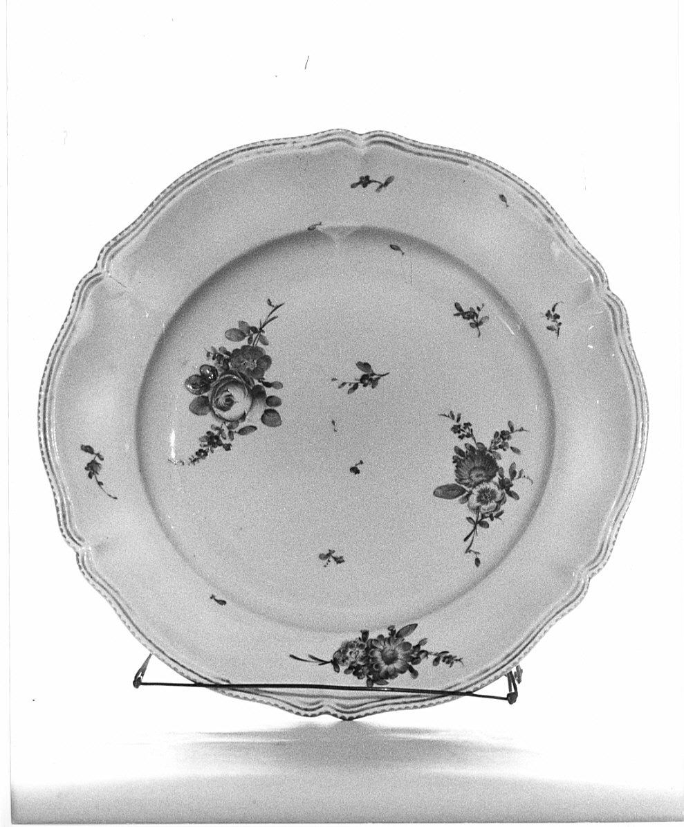 piatto da portata, serie - manifattura di Meissen (seconda metà sec. XVIII)