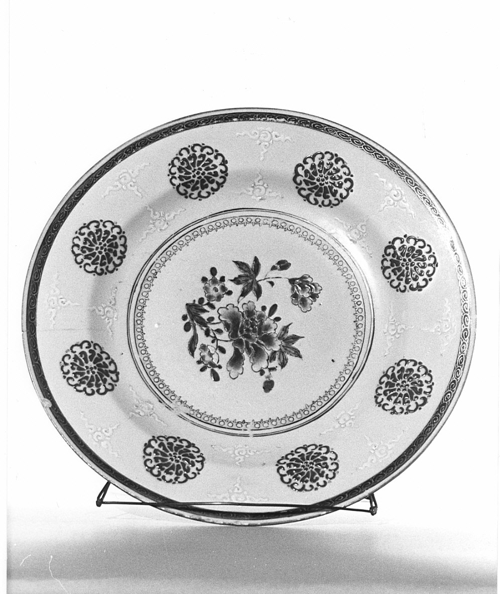 piatto, opera isolata - manifattura cinese (sec. XVII)