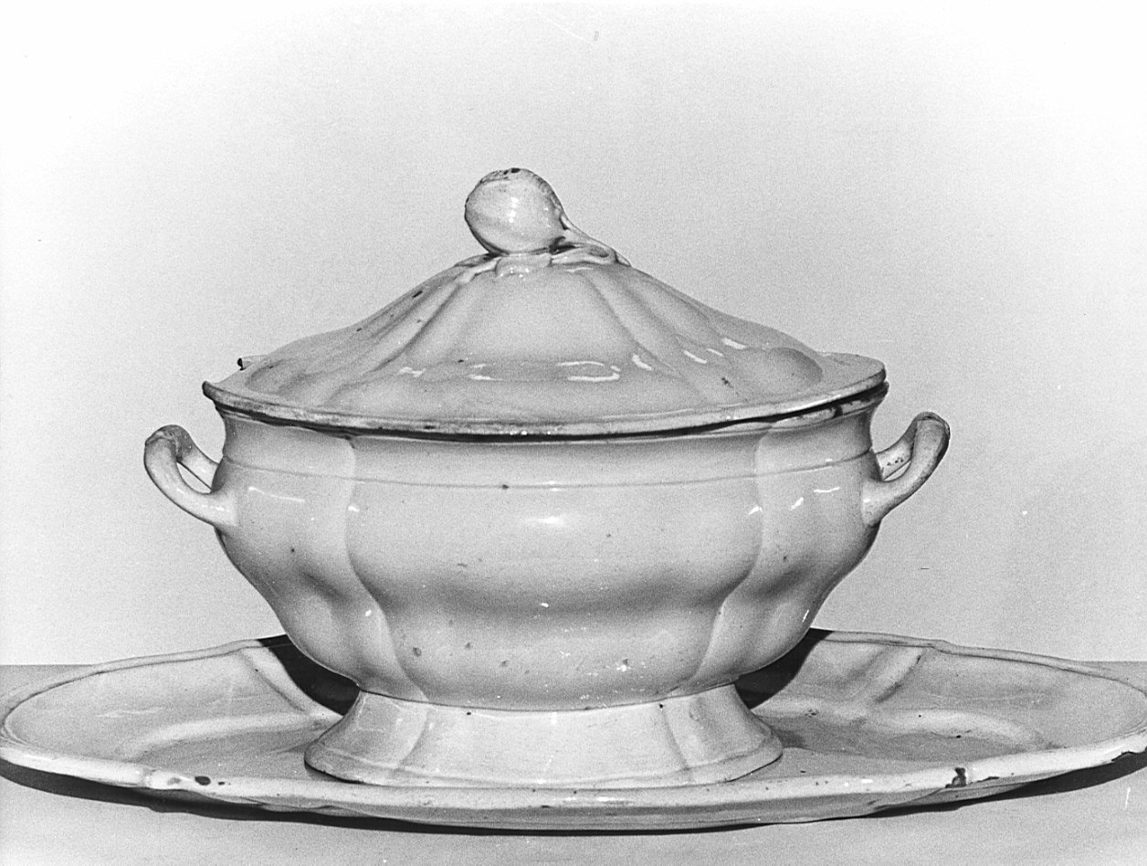 zuppiera, opera isolata - manifattura di Wedgwood (inizio sec. XIX)