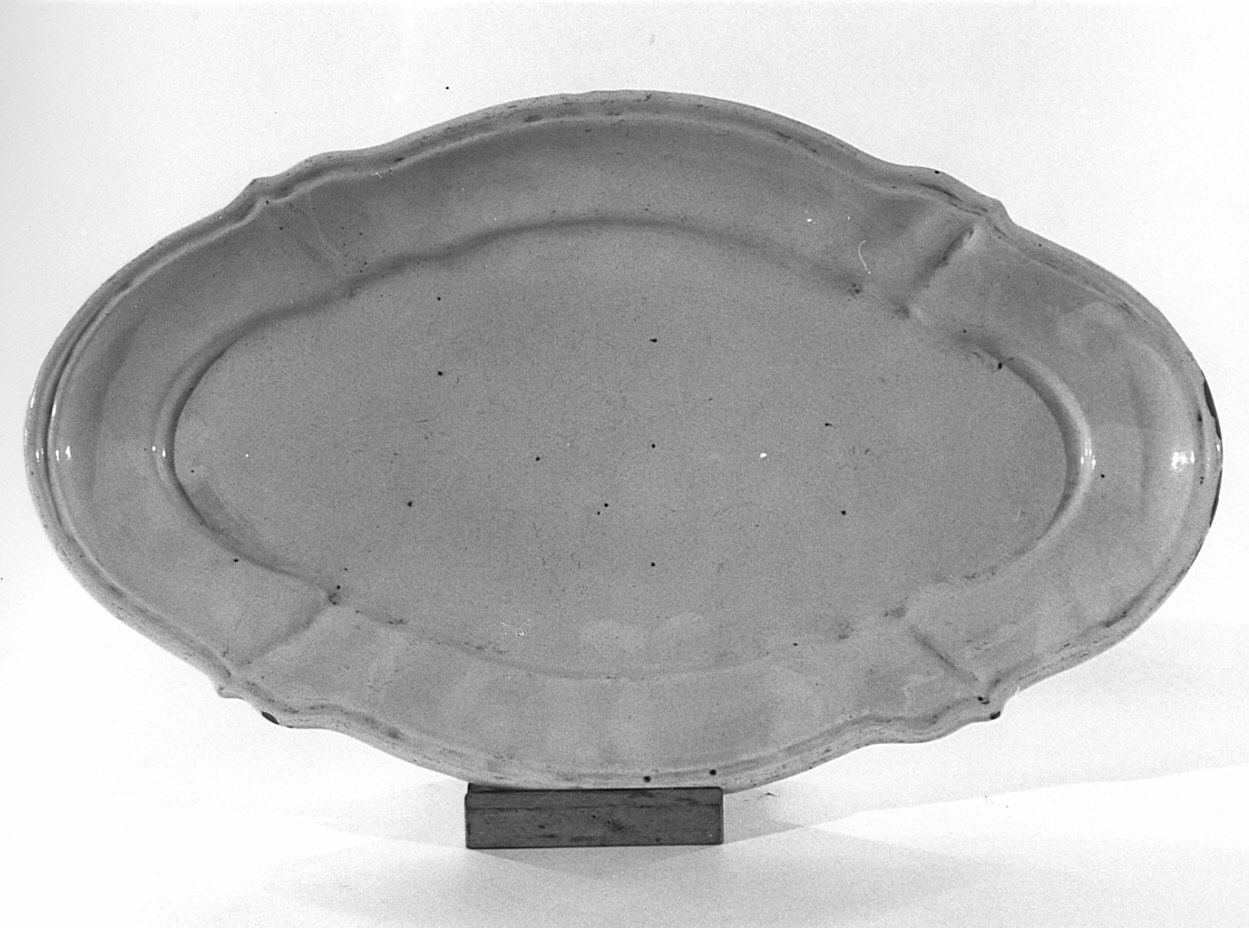 piatto da portata, opera isolata - manifattura di Wedgwood (inizio sec. XIX)