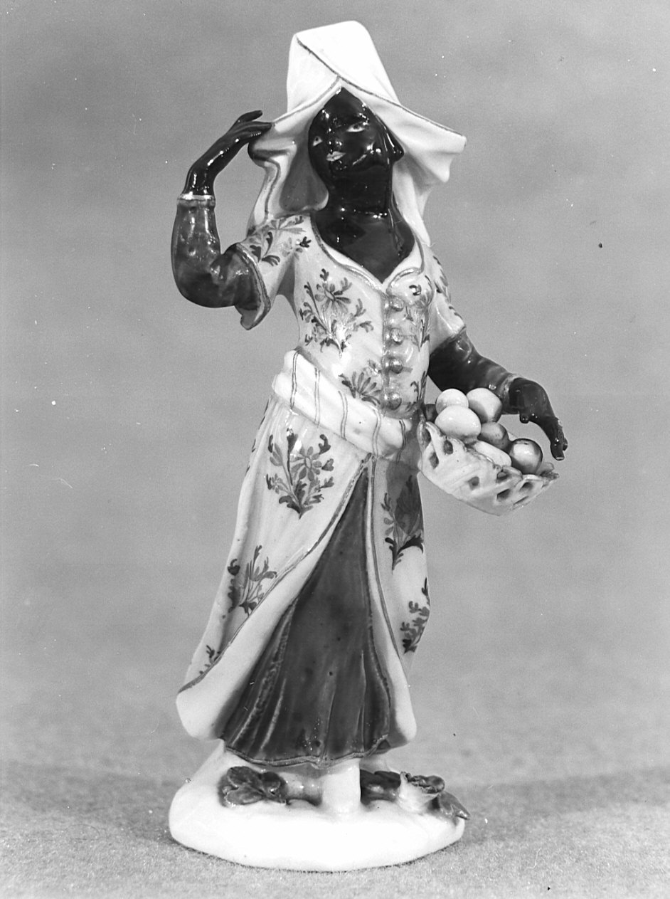 figura femminile (statuetta, opera isolata) - manifattura di Meissen (prima metà sec. XVIII)