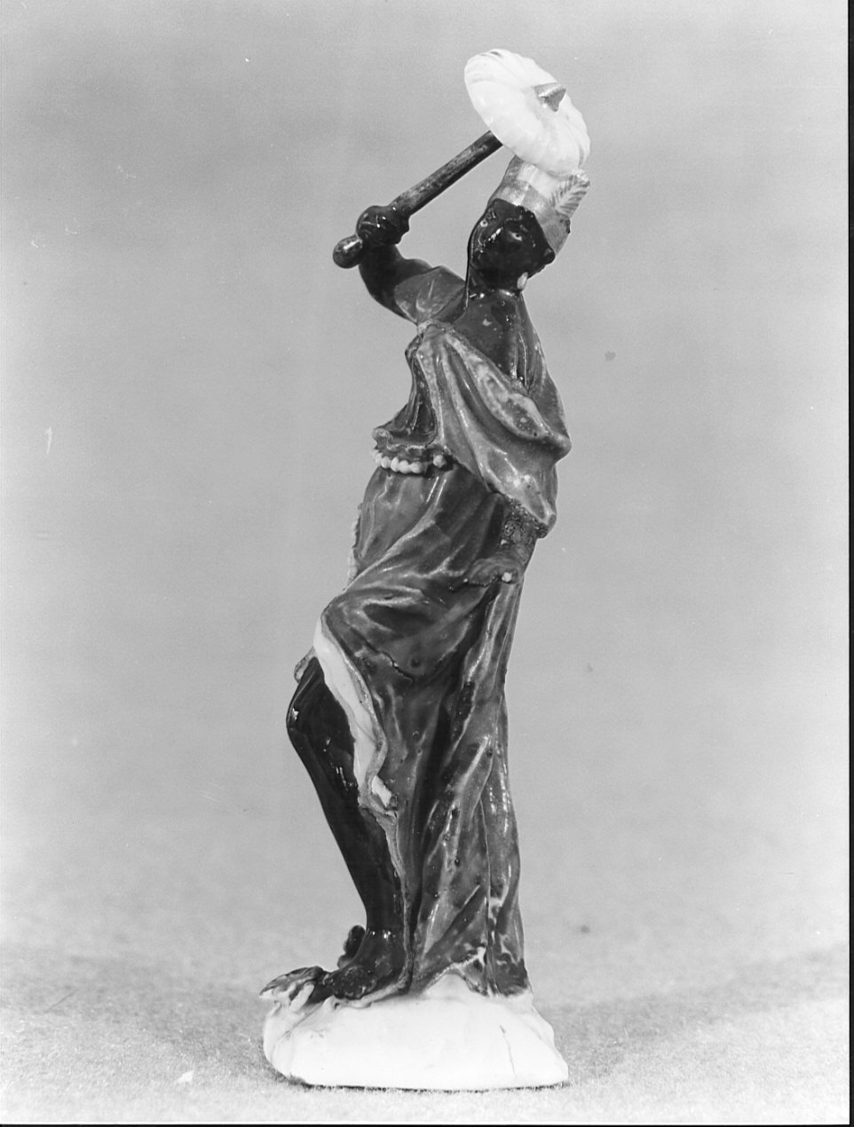 figura femminile (statuetta, opera isolata) - manifattura di Meissen (prima metà sec. XVIII)