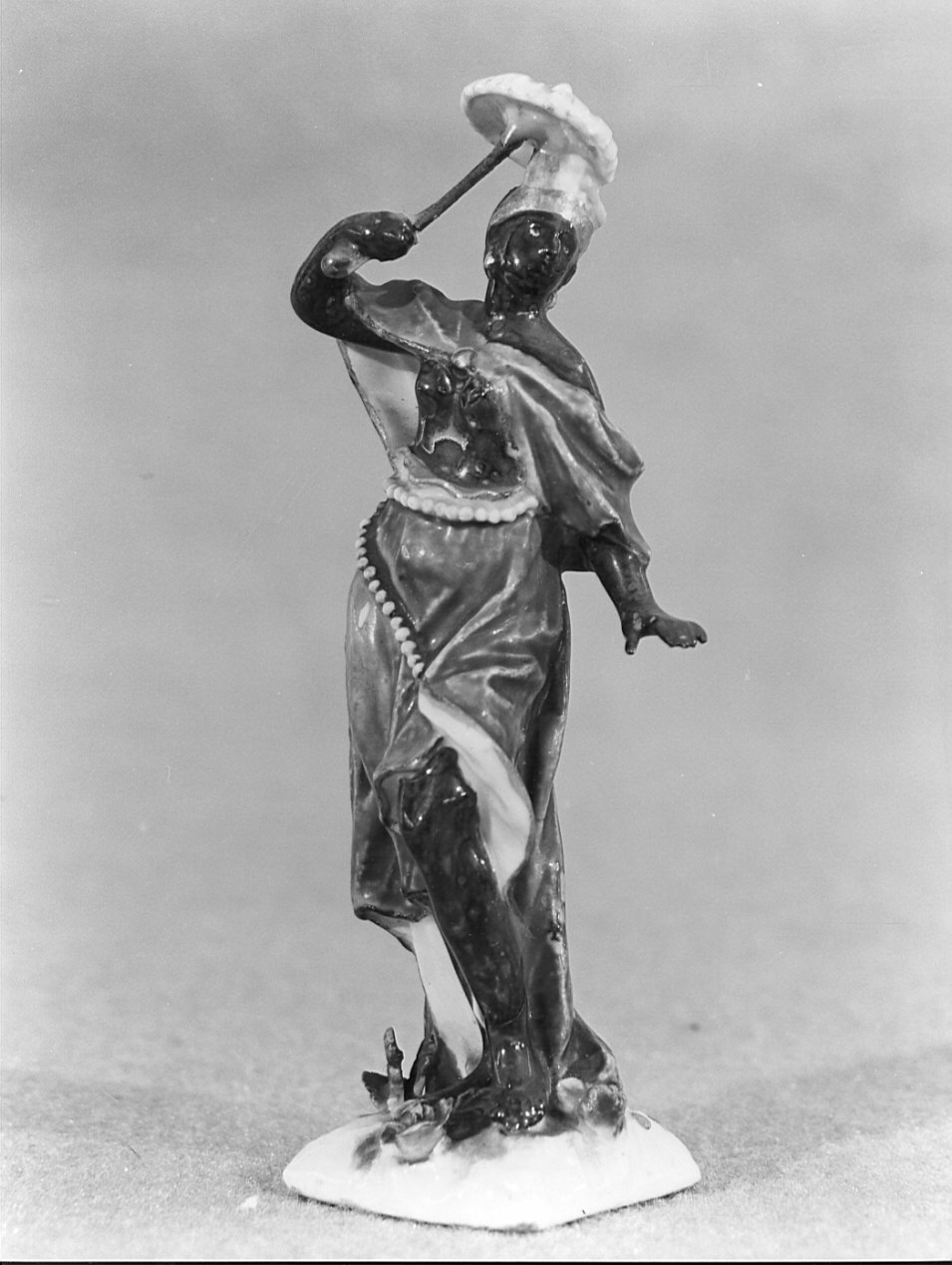 figura femminile (statuetta, coppia) - manifattura di Meissen (prima metà sec. XVIII)