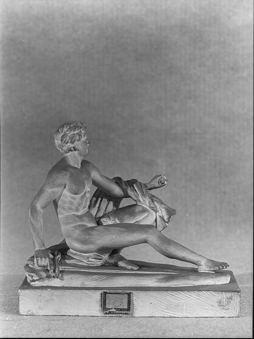 gladiatore seduto (statuetta, opera isolata) - ambito veneziano (?) (fine/inizio secc. XVIII/ XIX)