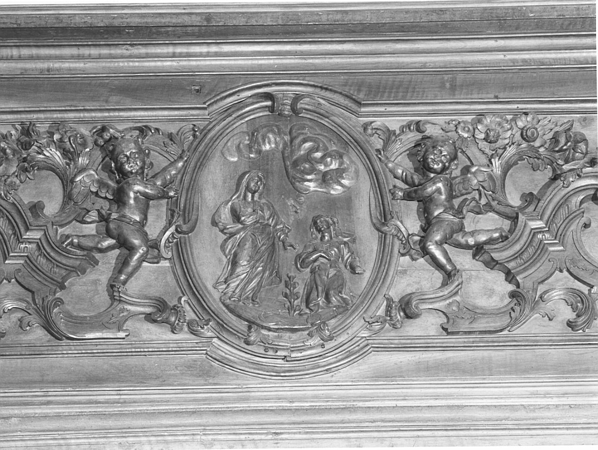 apparizione della Madonna del Sacro Fonte di Caravaggio (rilievo, elemento d'insieme) di Carminati Giovan Battista (sec. XVIII)