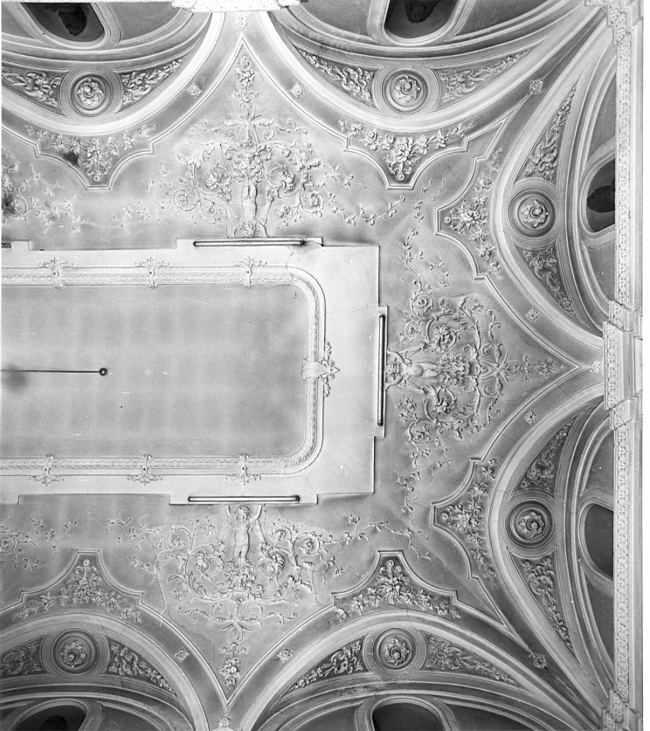 motivi decorativi vegetali con putti alati (decorazione plastica, opera isolata) - bottega lombarda (fine sec. XIX)