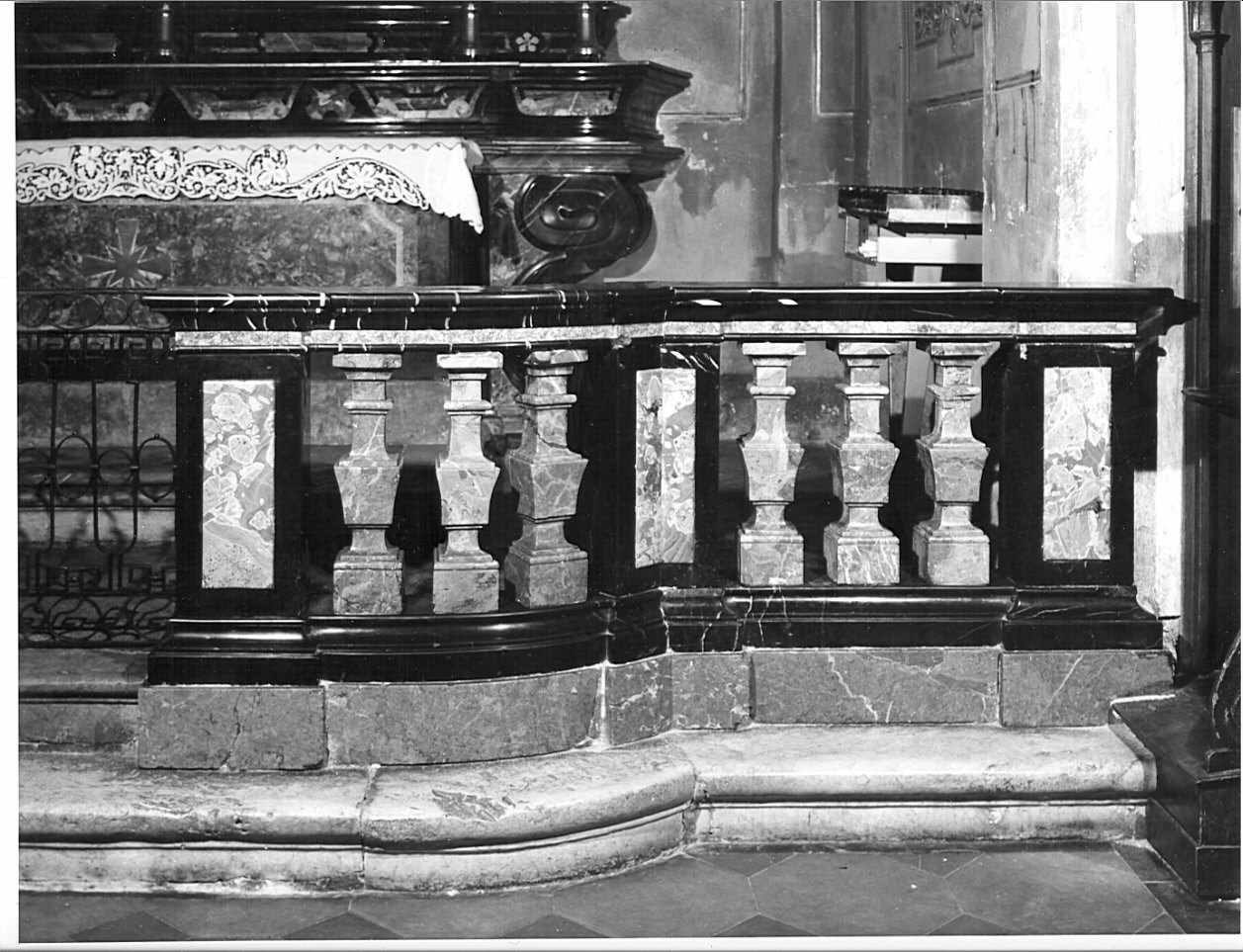 balaustrata, coppia - bottega lombarda (sec. XVIII)