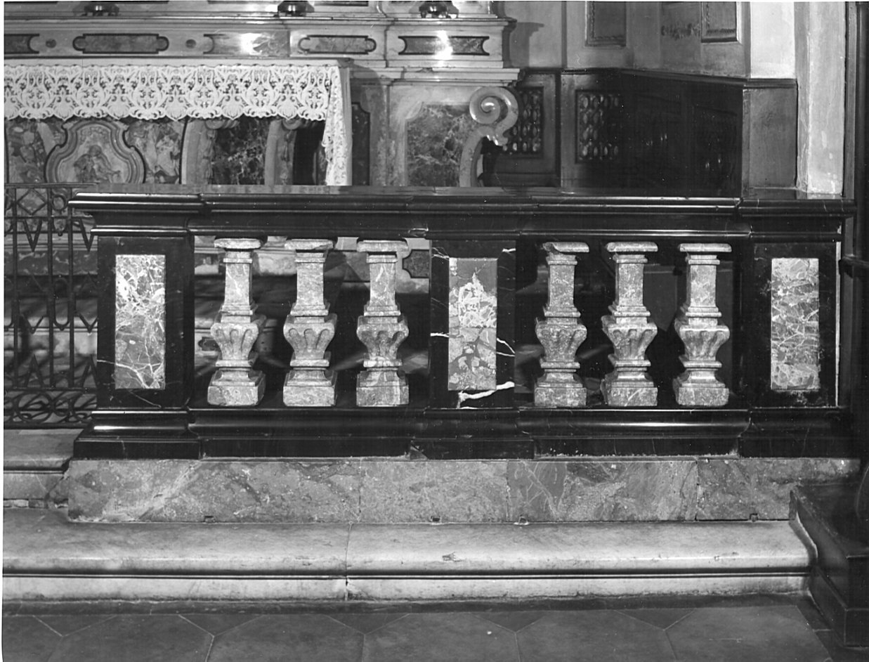 balaustrata, coppia - bottega lombarda (fine/inizio secc. XVII/ XVIII)