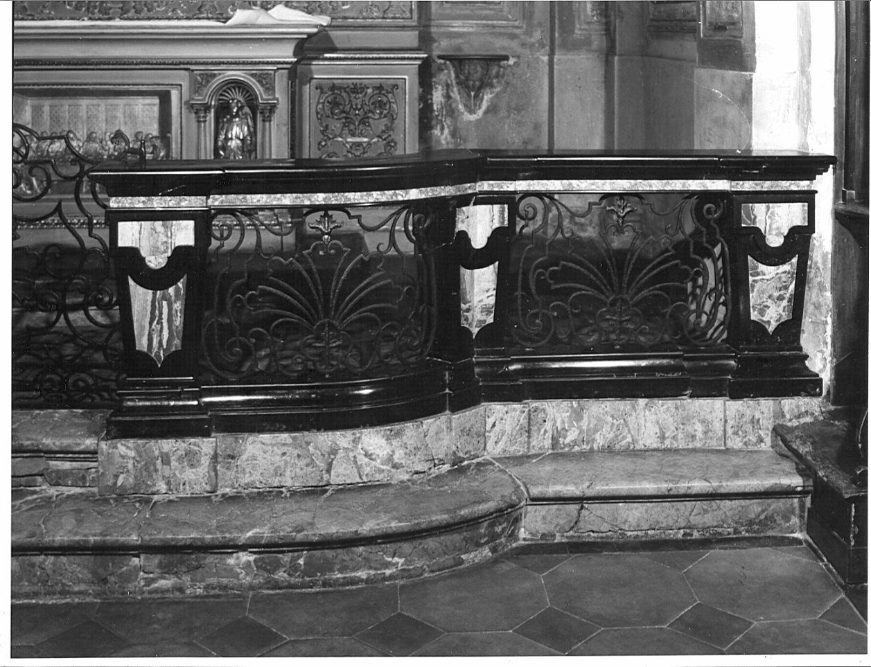 balaustrata, coppia - bottega lombarda (fine/inizio secc. XVII/ XVIII)